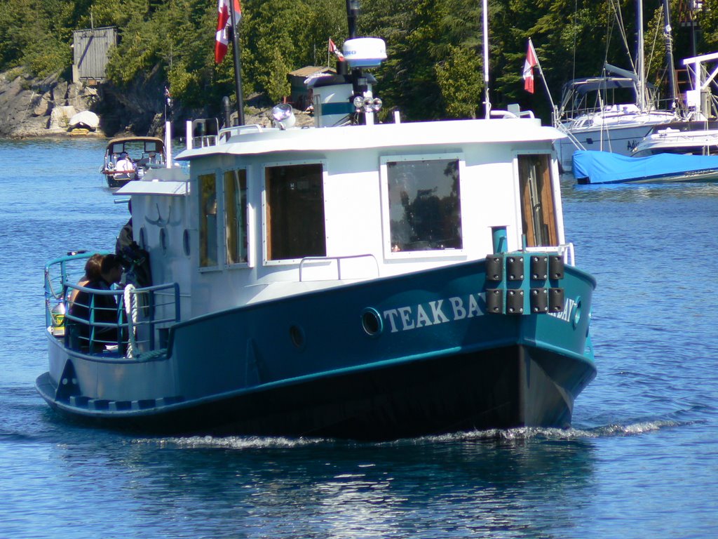 Dive Boat in Big Tub Harbour by jsbellin