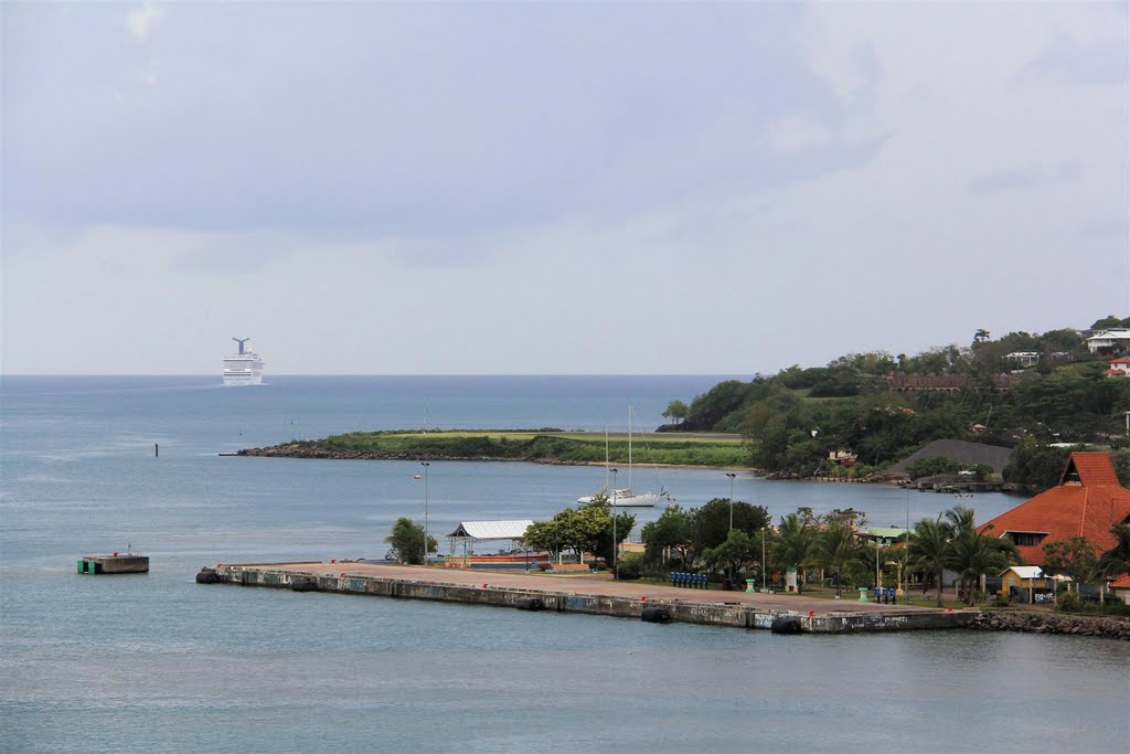 Cruiseship Celebrity Constellation - Leaving St. Lucia by Yory