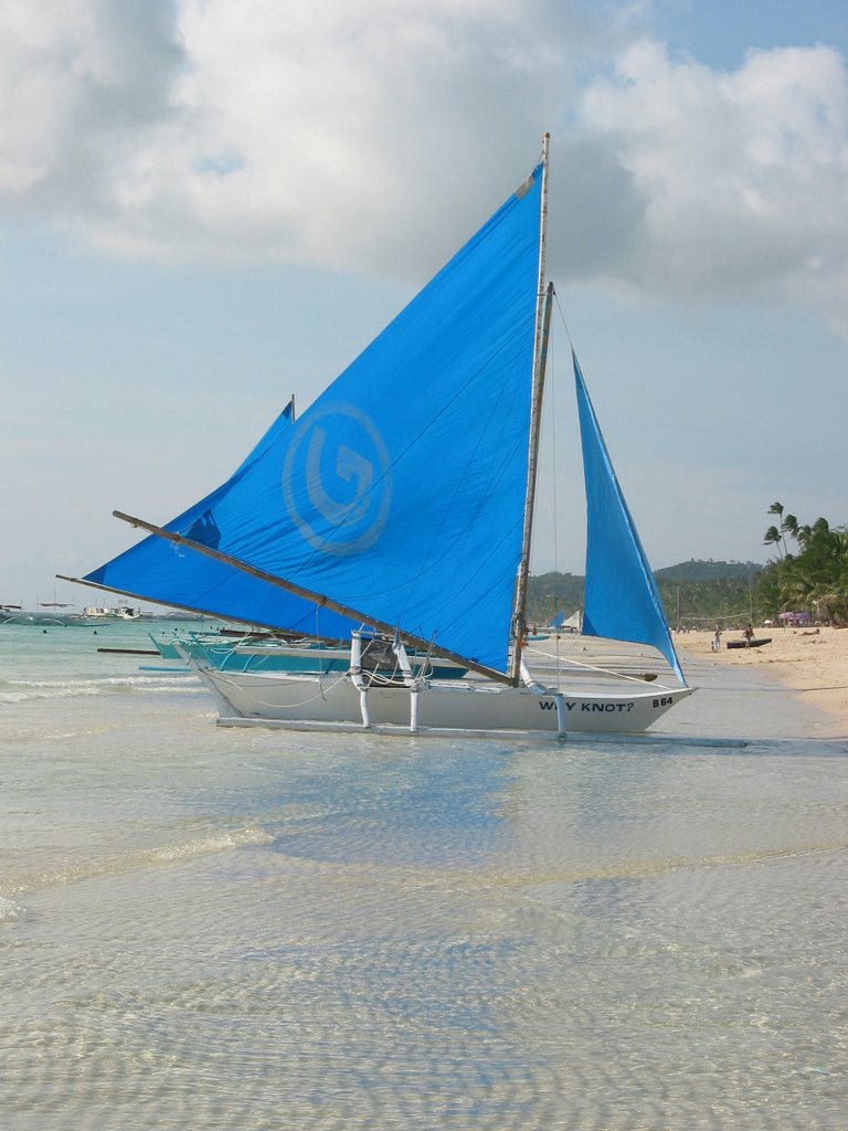 Sailing boat in Boracay by Kanzler