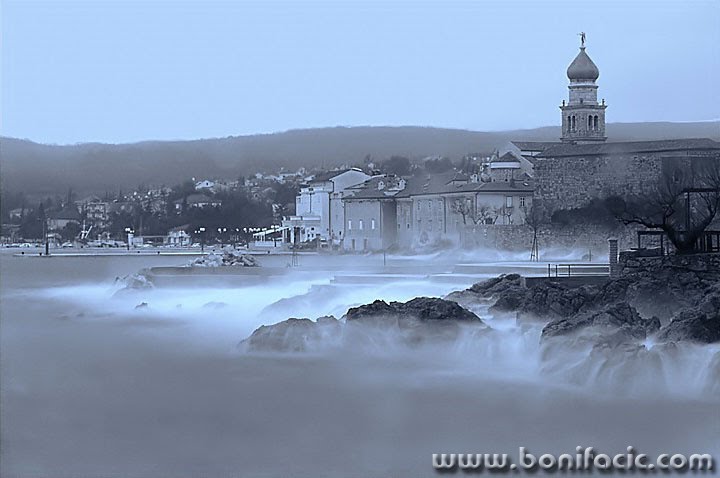 Sea Ghost by bonifacic