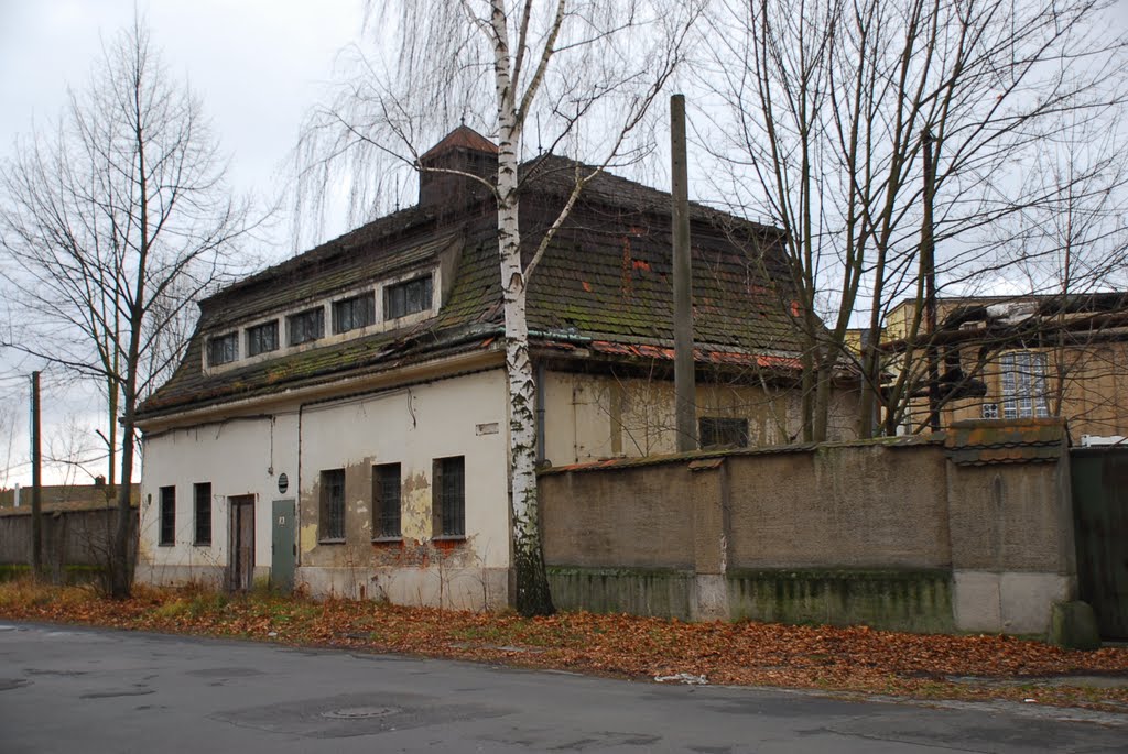 Altes Gebäude am Messering by mgseewald