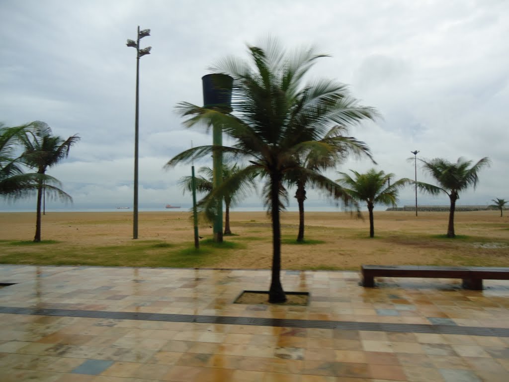 Aterro da Praia de Iracema Dia de Chuva by diego.araujjo@gmail.…