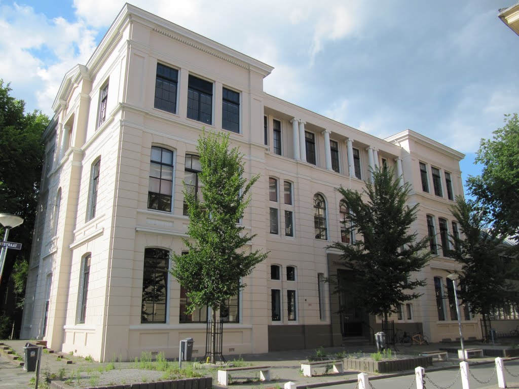 Praedinius Gymnasium (Turfsingel building) by Willem Nabuurs