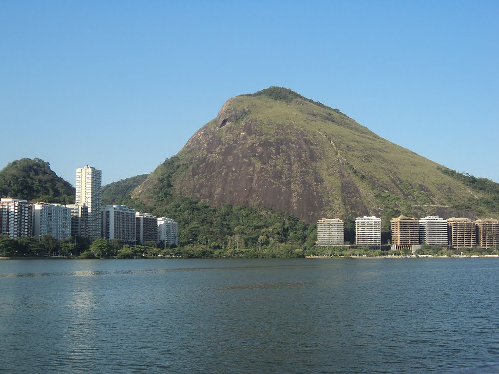 Cabritos Hill, Rodrigo de Freitas Lagoon by RNLatvian