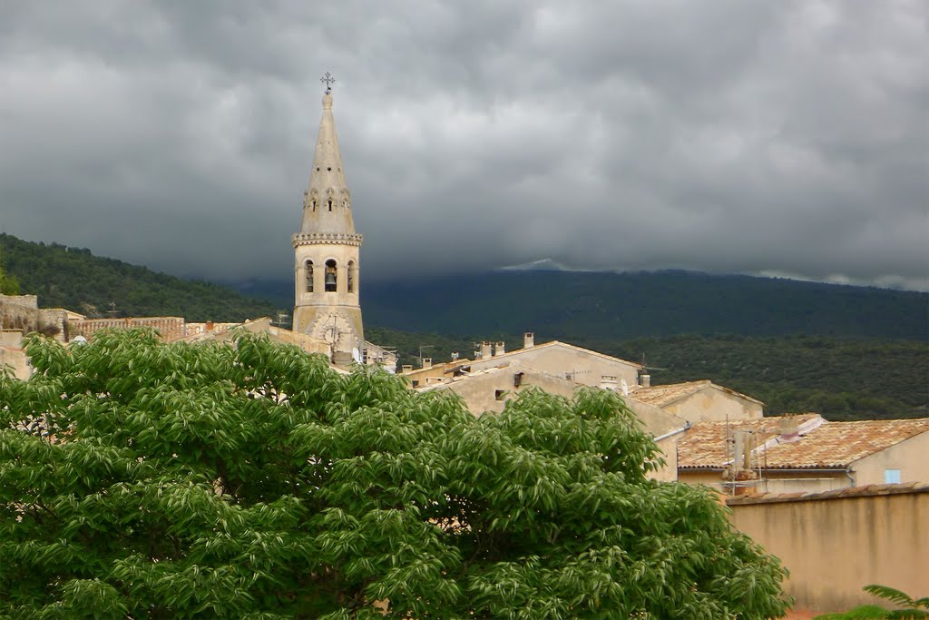 Saint-Saturnin-lès-Apt vihar előtt II. by M. Simkovics