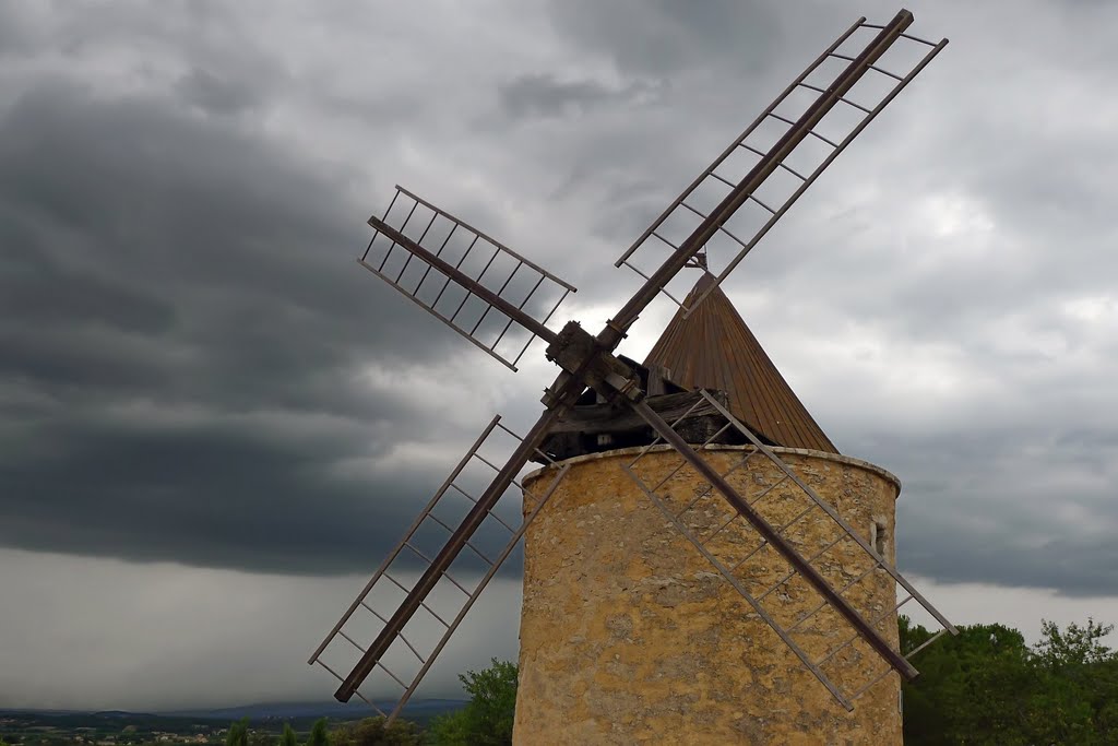 Moulin á Vent, Saint-Saturnin-lès-Apt II. by M. Simkovics