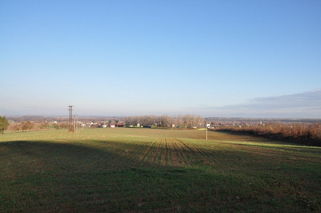 076 03 Hraň, Slovakia by Pavol Gombos