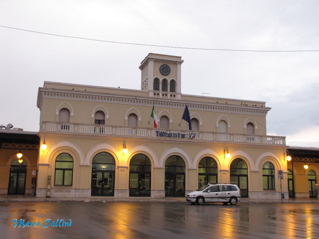 Stazione di Taranto (lato esterno) MC2011 by Marco Callini