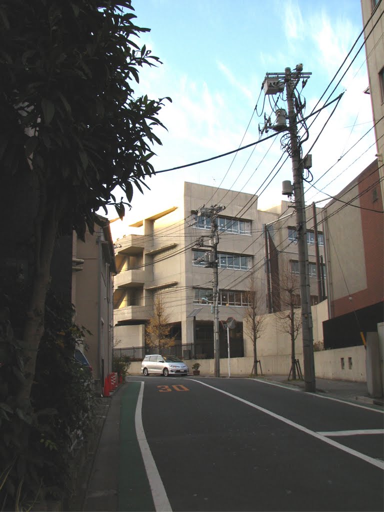 学習院下・明治通り脇道　Around Gakushuin-shita, Meiji-dori Street by Grahabudayaindonesia