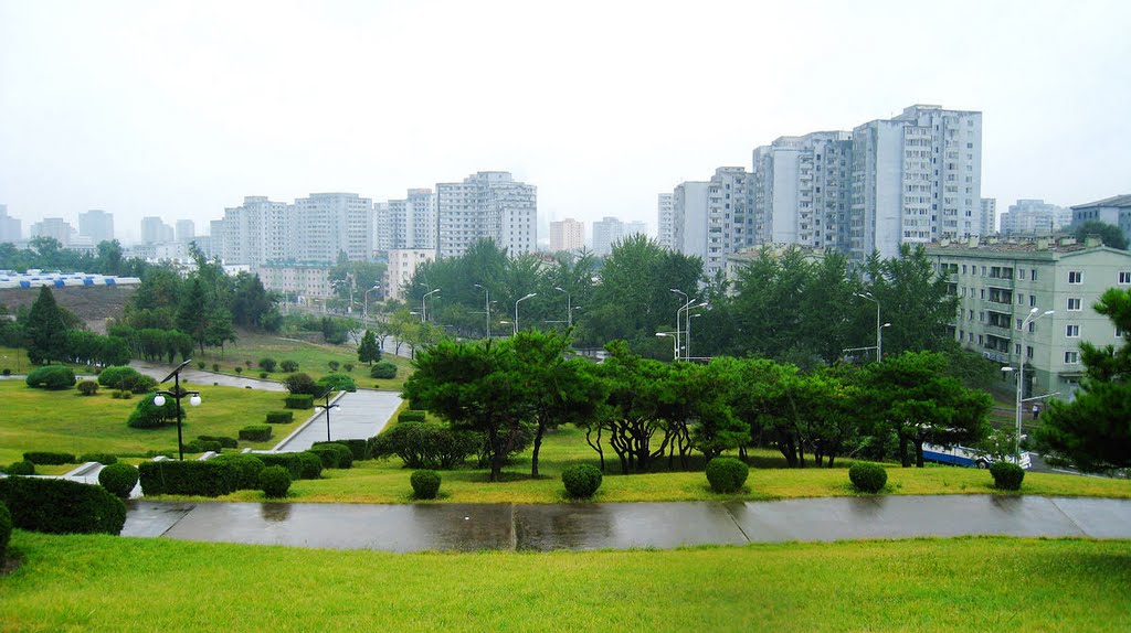 平壤市街道建筑평양 시내 거리 와 건물 이다 Pyongyang's streets and buildings by osmartcat