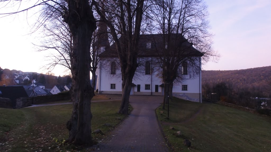 Evgl. Kirche Burbach im November by An.Walbröl