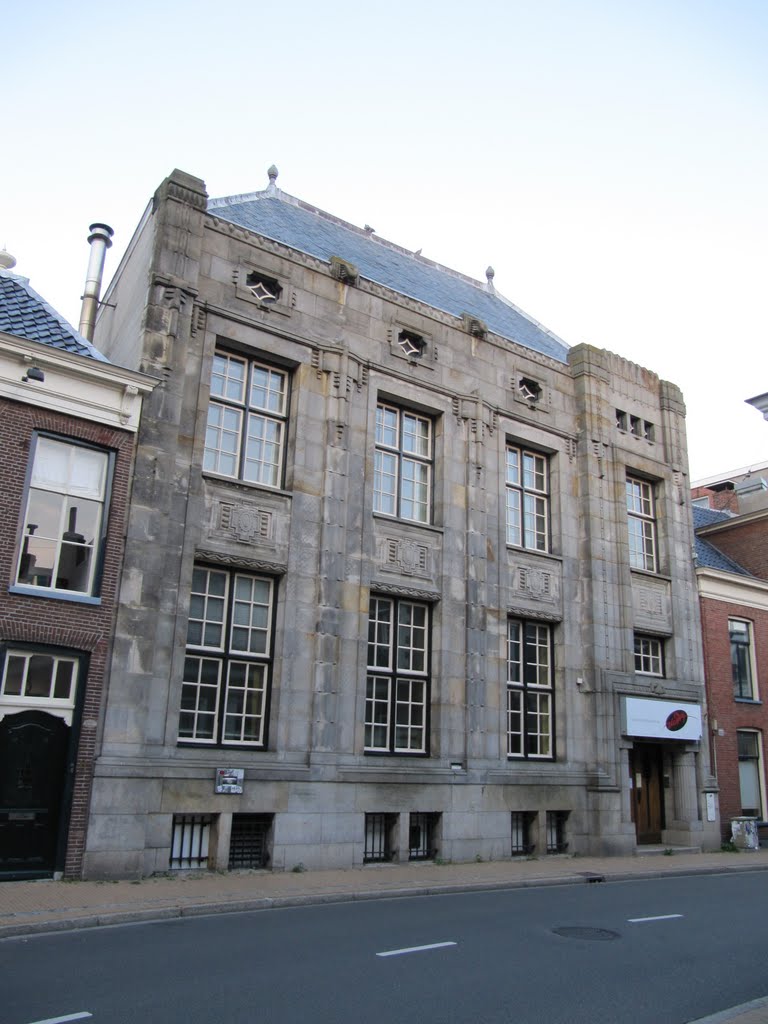 Monumental building Munnekeholm 10 by Willem Nabuurs