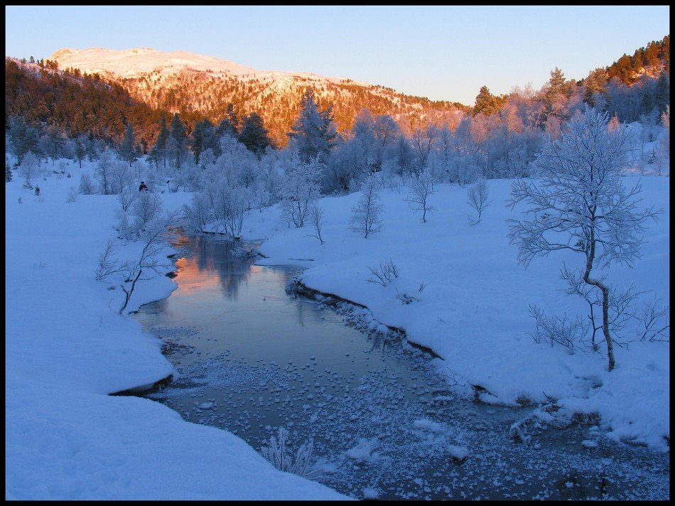 Sisste streif av sol. Norway by Bjørn Fransgjerde