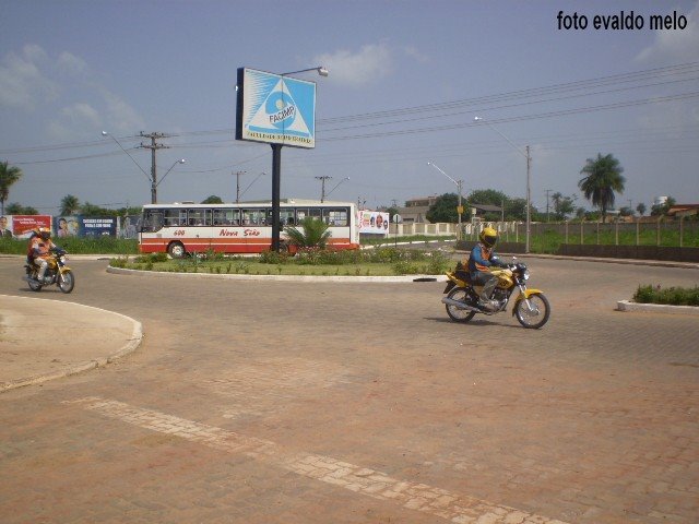 Av. Pedro Neiva de Santana (rotátoria)- Imperatriz-MA by Evaldo Melo