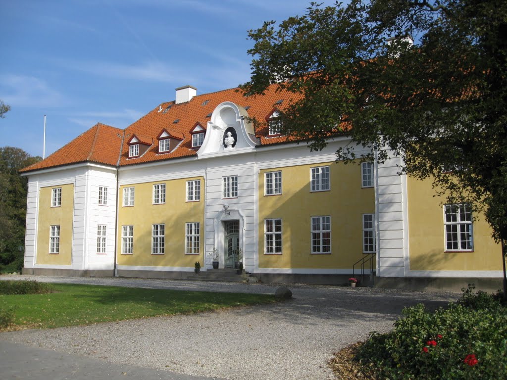 Agerbrugs Skolen Næs Gården by Ejlif Pedersen