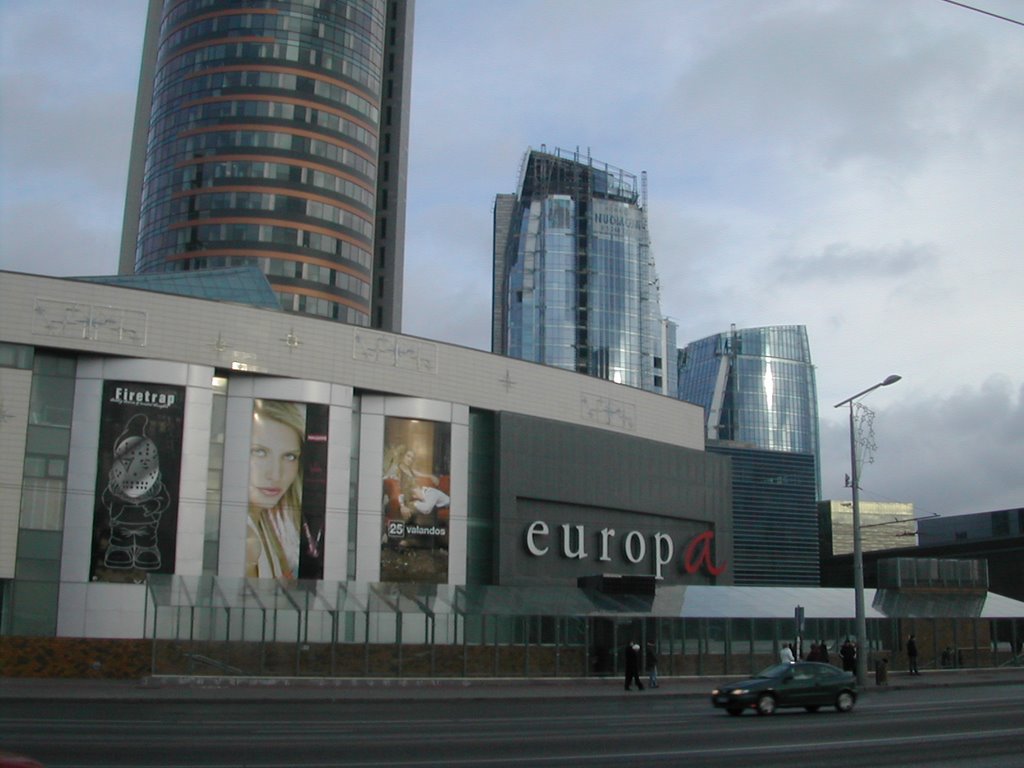 Vilnius, centro commerciale Europa by Tuombre