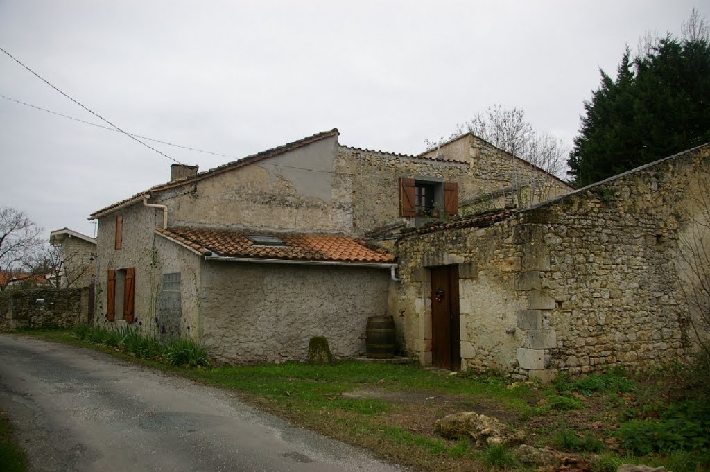 Maison au n°3 du chemin du Branet aux petites granges by Jean-Paul BERTIN