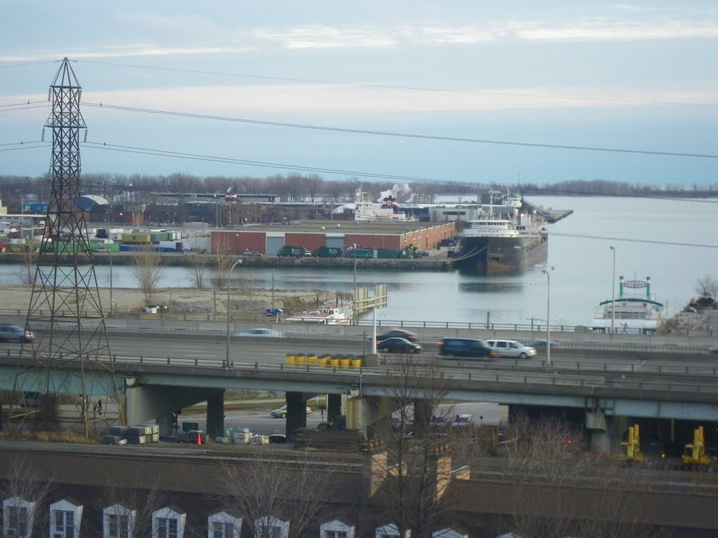 Lake freighter Quebecois by Geo Swan