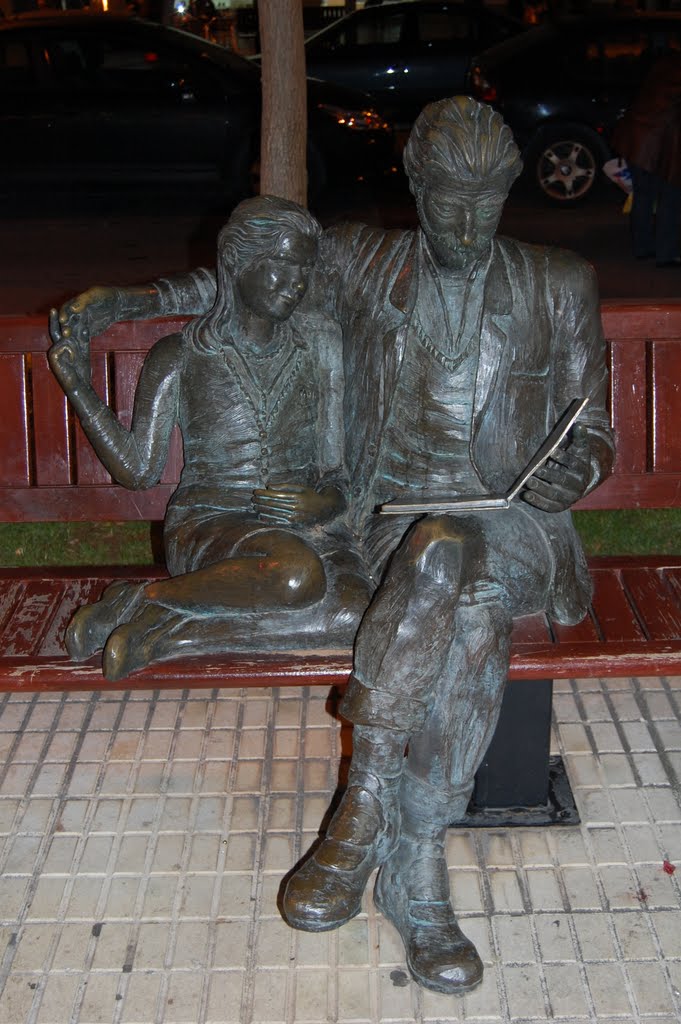 Abuelo, leyendo un libro a su nieta by chene nos