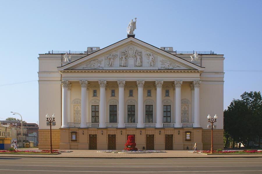 Вид на Государственный театр оперы и балета им. Мусы Джалиля / View of the State opera and ballet theatre named after Musa Dzhalil (18/08/2007) by Dmitry A.Shchukin