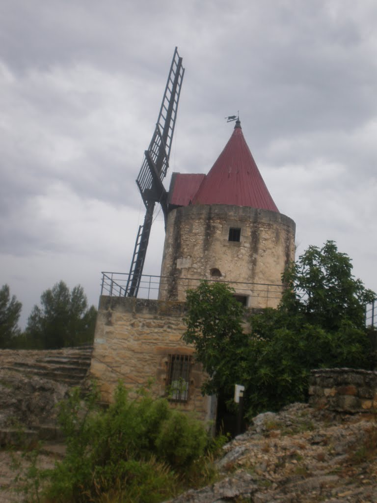 Moulin de Daudet à Fontvieille by CHARBELA c