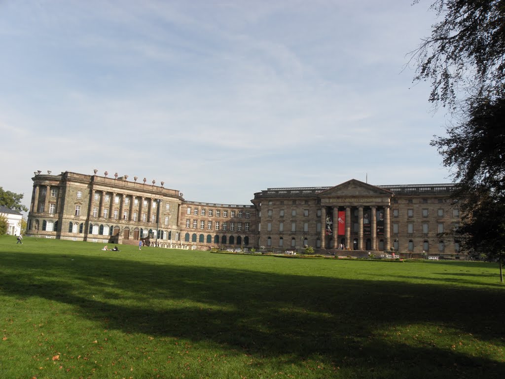 Schloss und Schlosspark Wilhelmhöhe by Michiel Könst