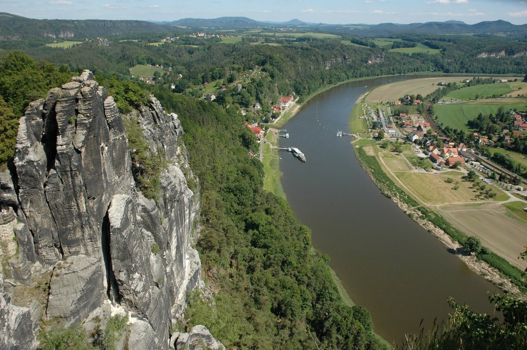 ELBE VON OBEN by H.Blum