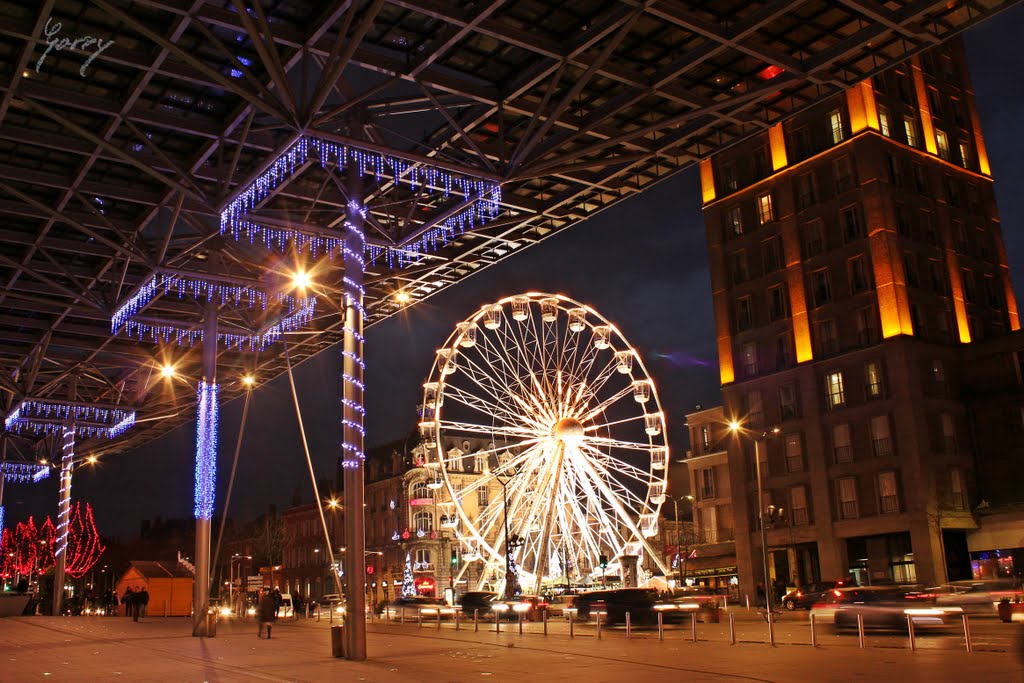 Petite roue d'Amiens Noël 2011 by Garry Wasikowski