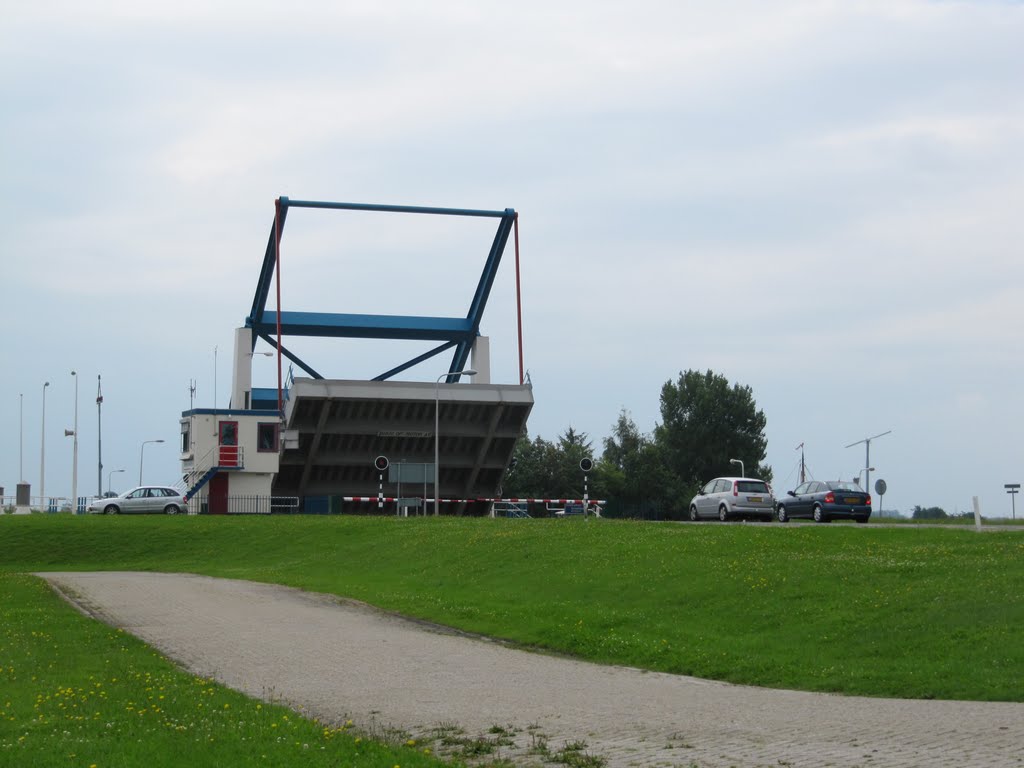 Drawbridge at the Dokkumer Nieuwe Zijlen by Willem Nabuurs