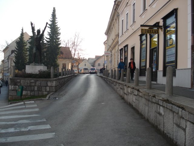 Pogled na Prešernov trg (začetek) by Izletnik