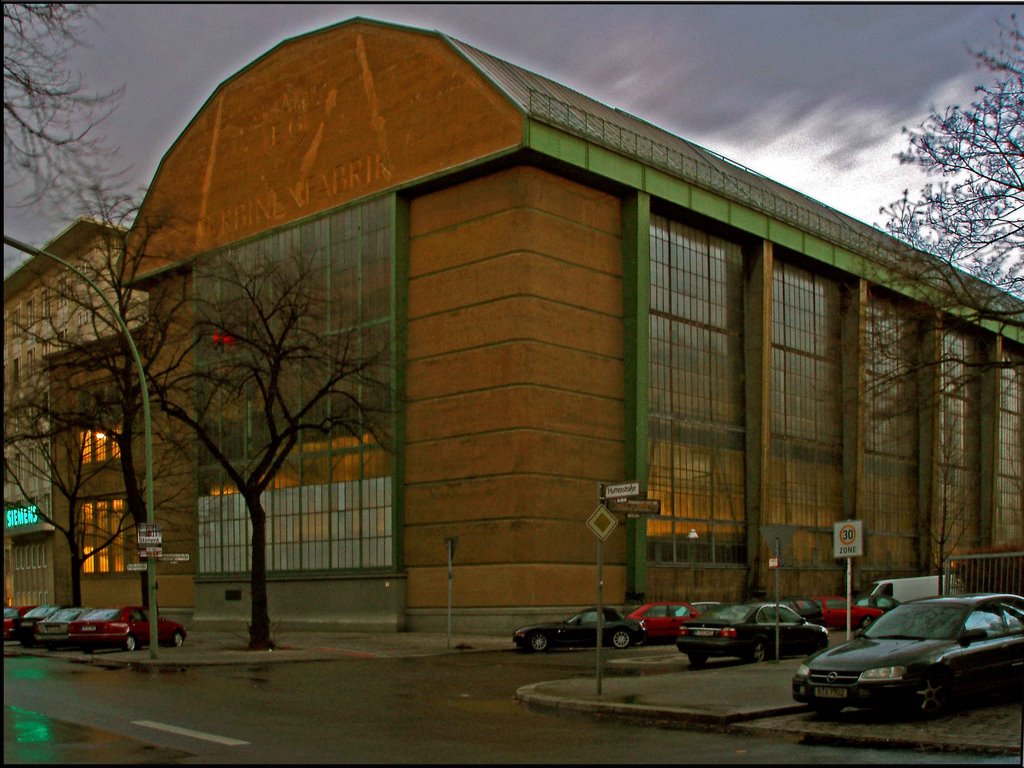 AEG Turbinenhalle by stadermann