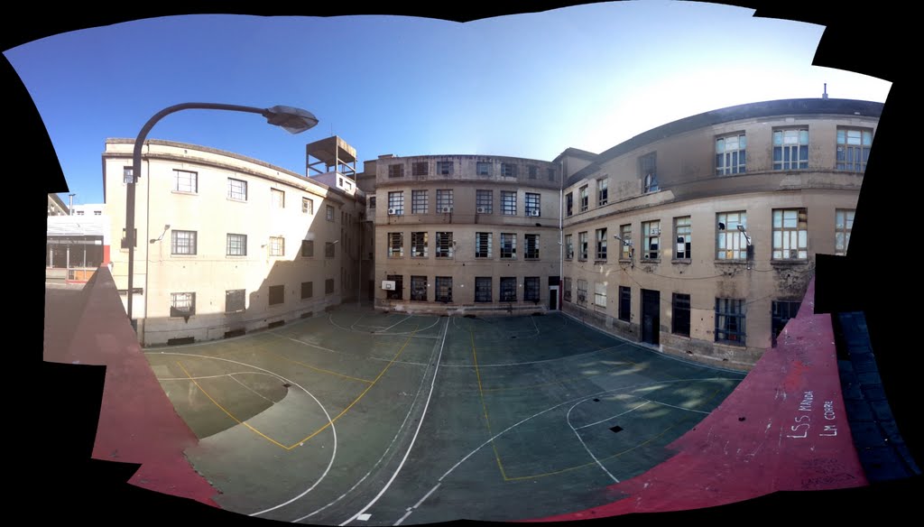 Patio del Instituto Politécnico Superior by Emilio Colombo