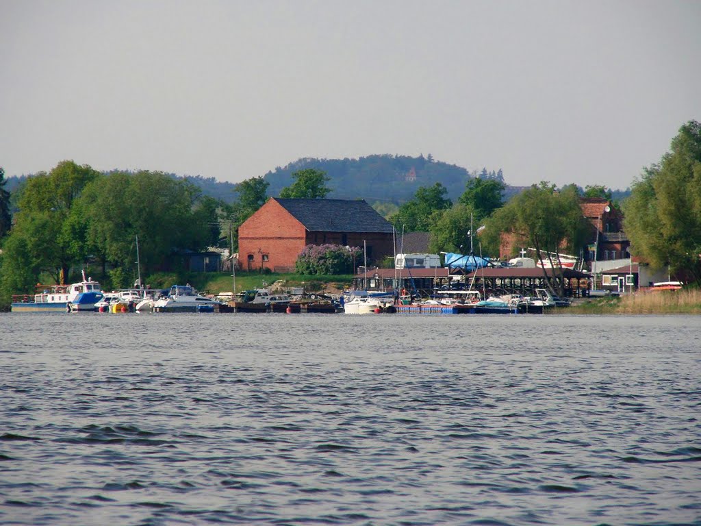 Uraz "Harbour" near Wroclaw (Odra River) by Oskar N.