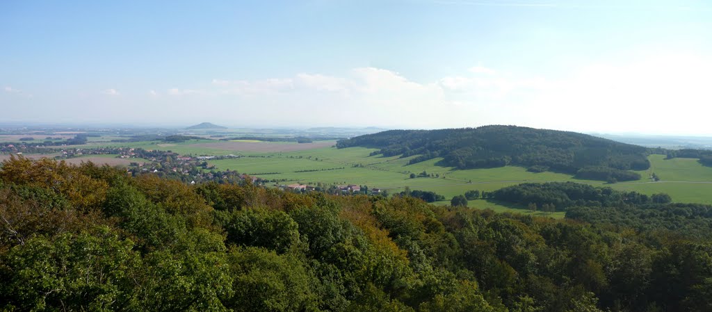 View from the Hochstein tower (Landeskrone and Königshain on the left and Kämpferberge on the right) by Peaceman