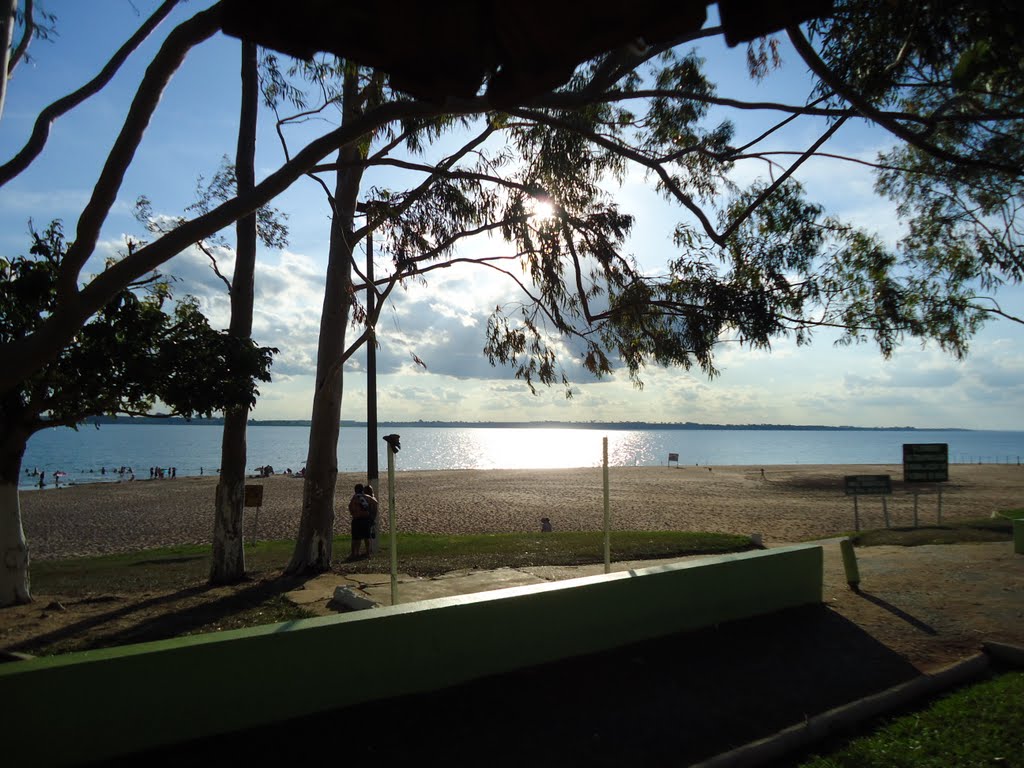 Final de tarde - Parte da praia de Torres - Sales-SP em 27/12/2011 by Mauro Luiz Benedito …