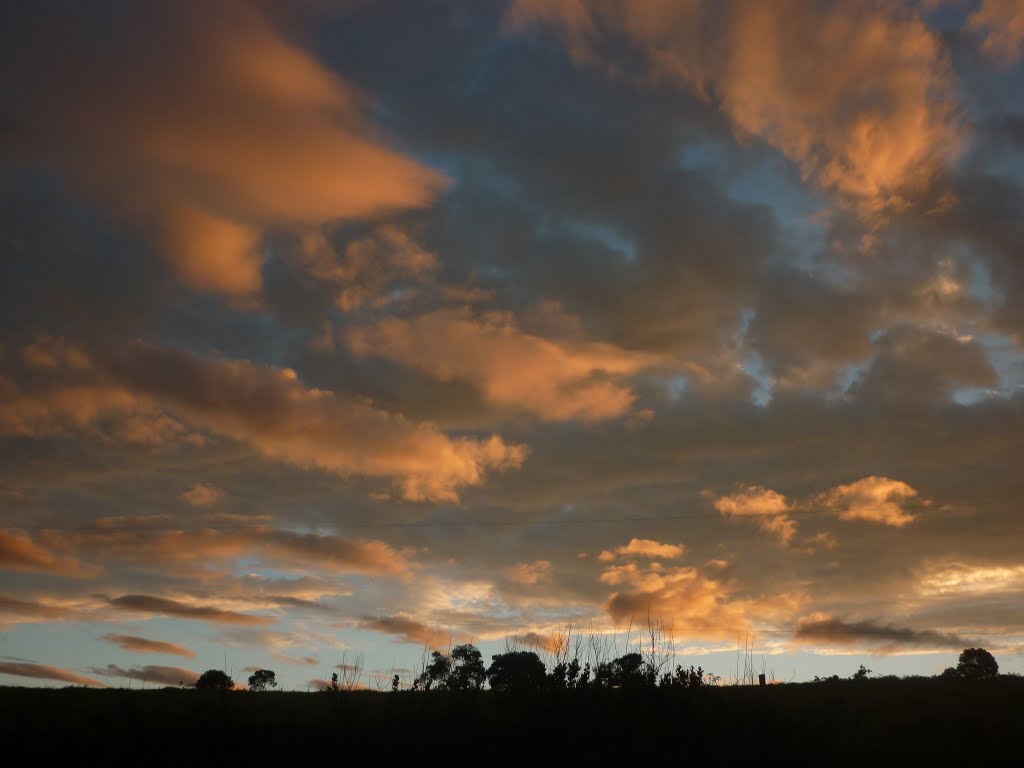 Por do sol no Zoro by Ana Carolina Humbert…