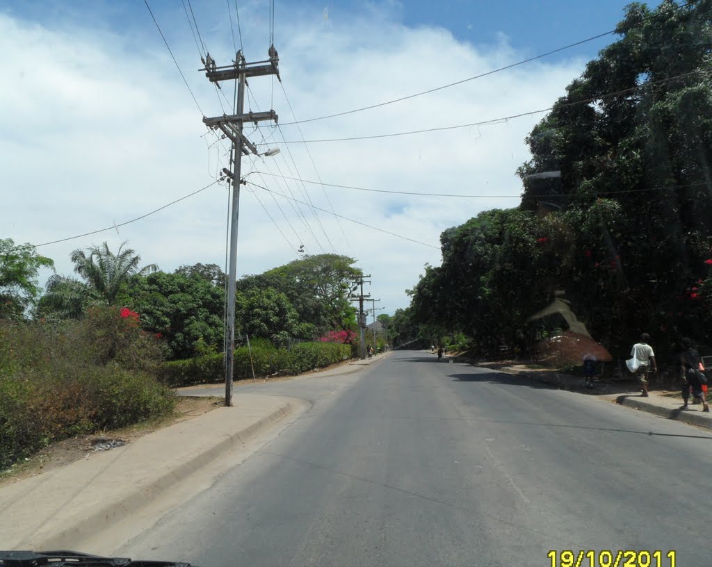 Driving up Kanage Street in ERIMA area passing GORDONS Ridge, on 19-10-2011 by Peter John Tate