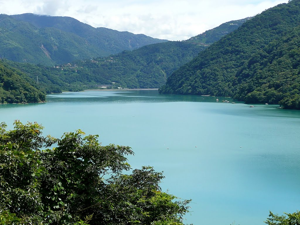 萬大水庫 Wanda Reservoir by deekew