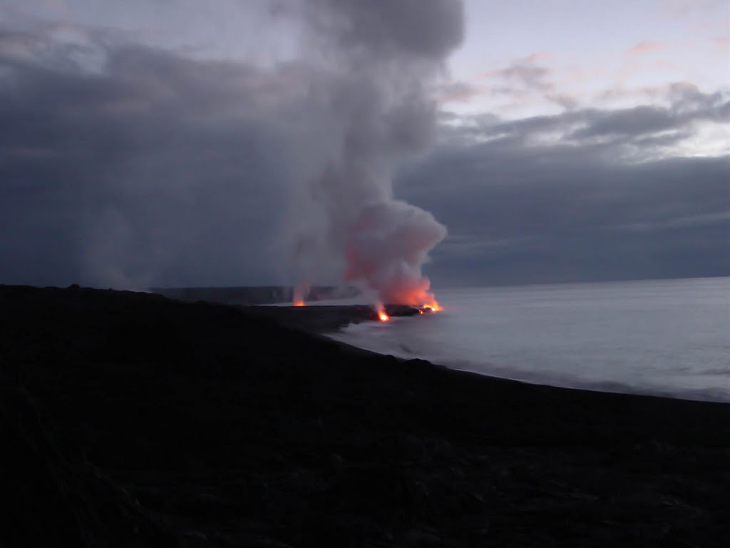 Lave eruption on the Big Island by Ron Tencati