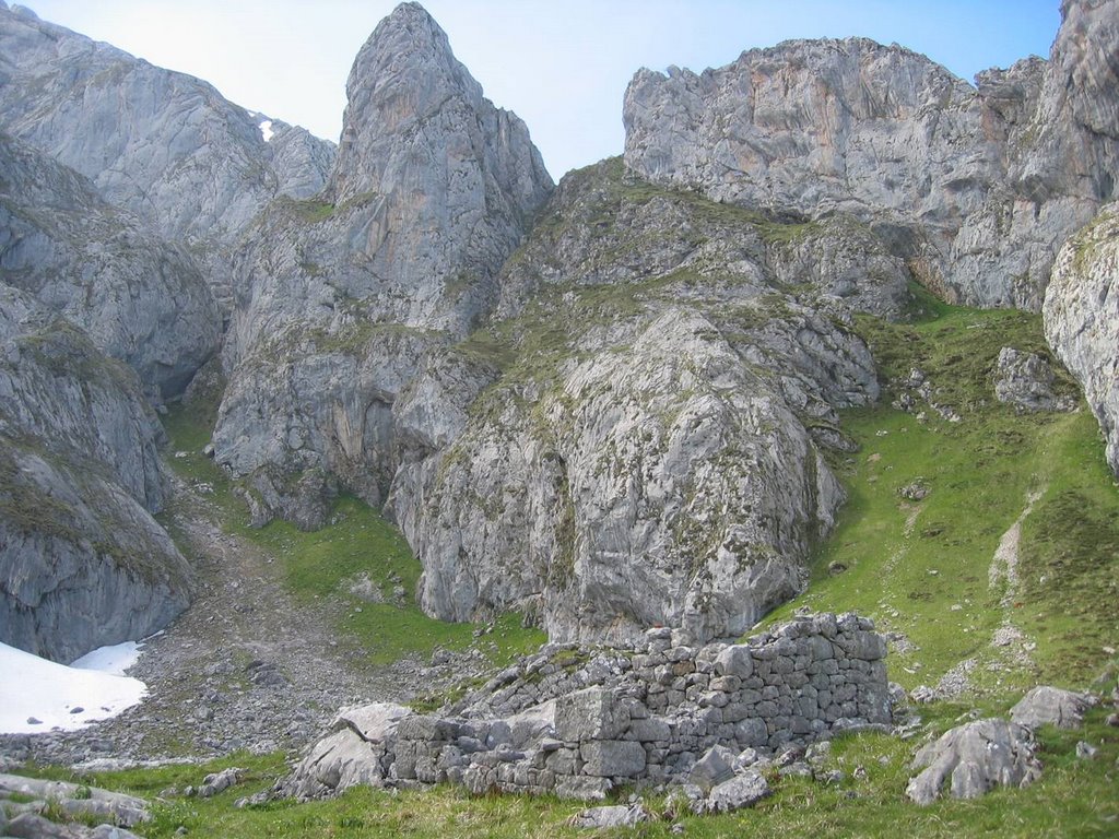 Majada Camburero (Bulnes) by La Casa del Chiflón (Bulnes)