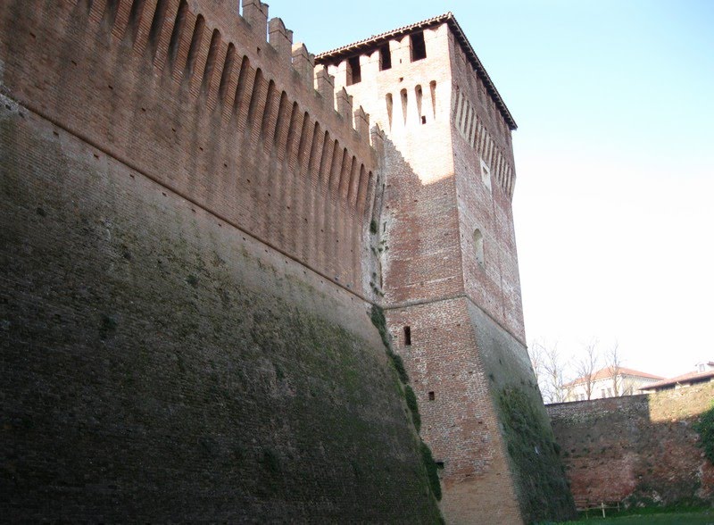 Il torrione visto dal fossato by TheNongio70