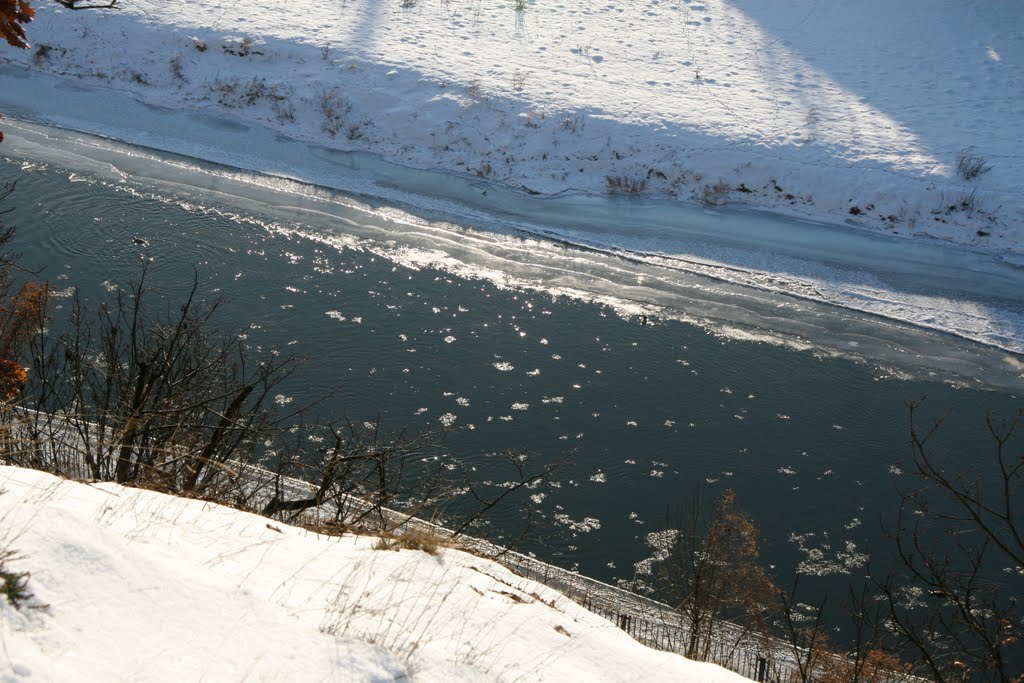 Die winterliche Elster vom Zoitzbergsteilhang aus by Wipsenwapps