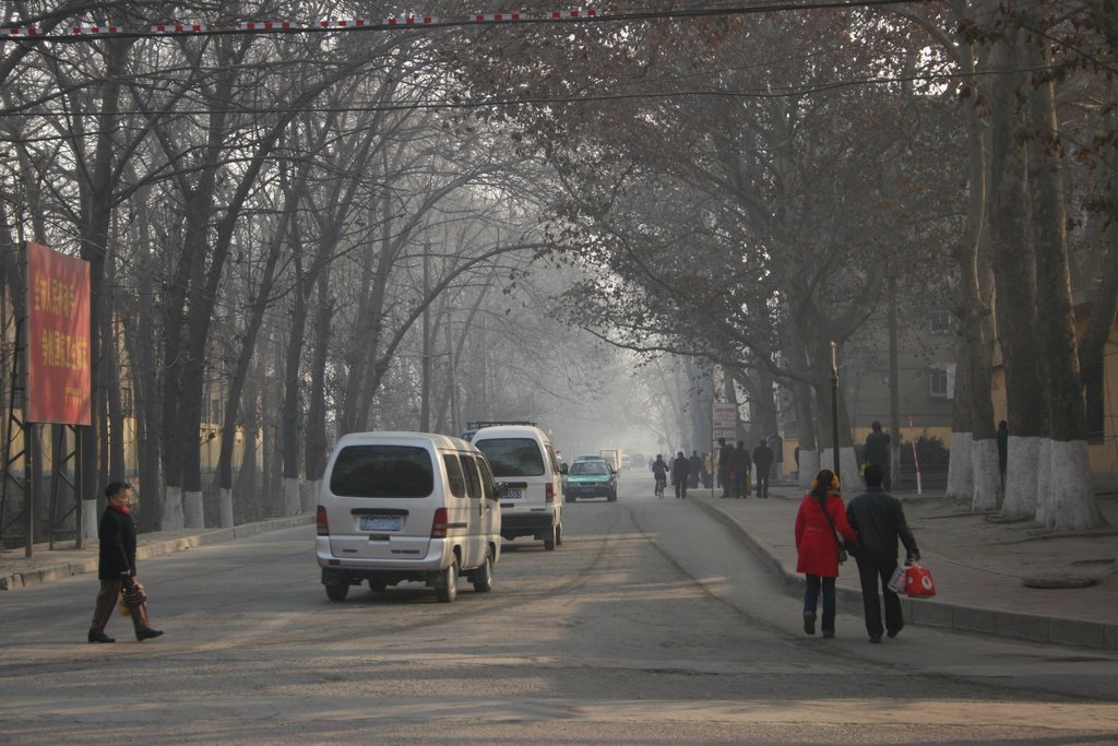 渭滨街永平路口 *前面有个公交站,我回去时她总在这里送我* by xyriver