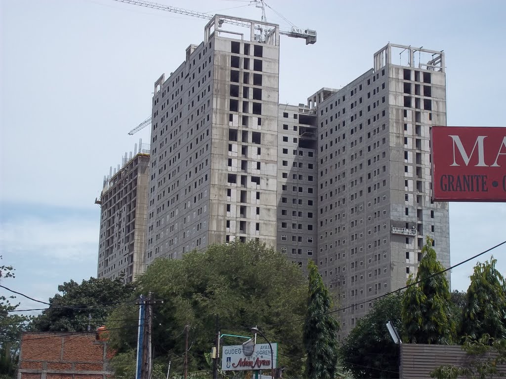 Tower faggio & tower pino view from jl. percetakan negara by dgreen