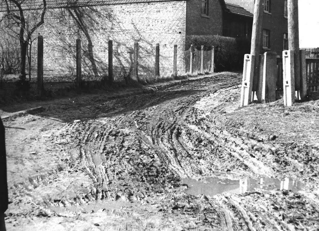 Niederdorla history - Grundmühlenweg um 1960 by volkid