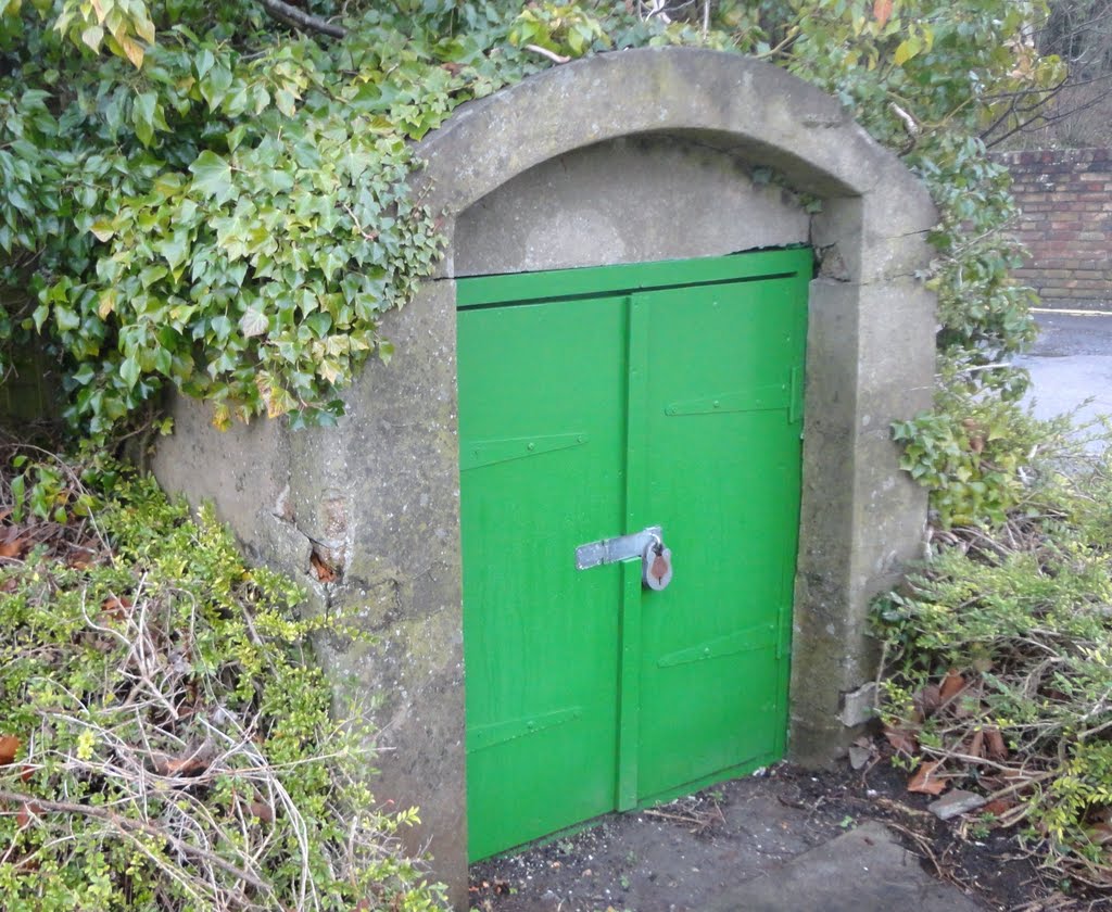 Unknown building - electrical ? by CRUMBLING BRITAIN