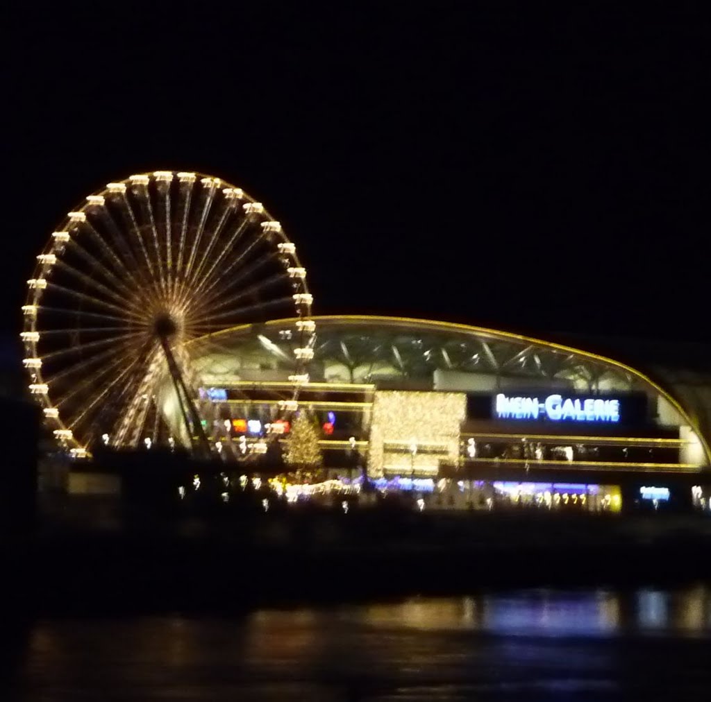 Riesenrad an der Rhein-Galerie by Immanuel Giel