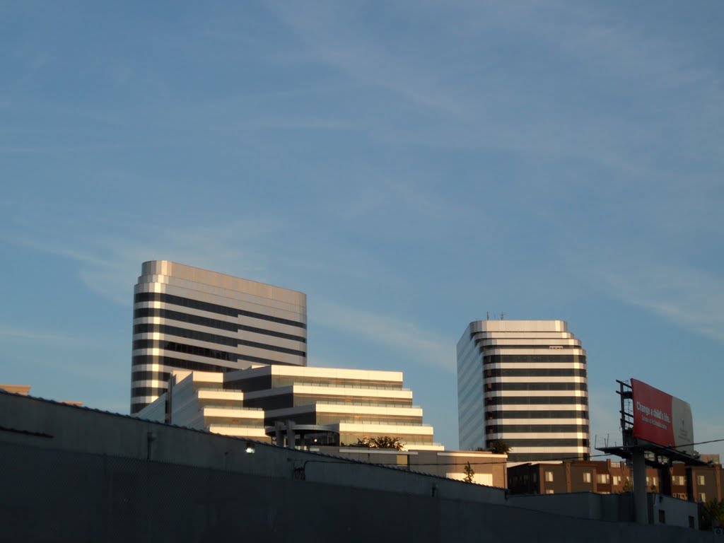 View from John Street to office buildings near Howell Street by IngolfBLN