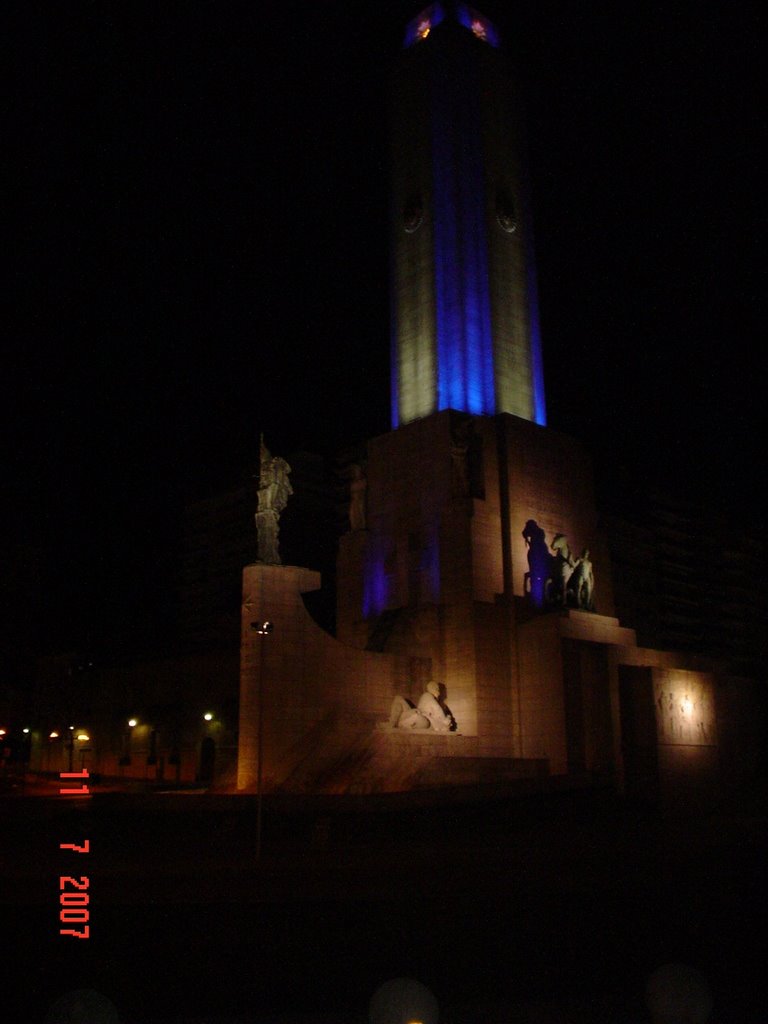 Monumento ala bandera ( rosario) by euigenio