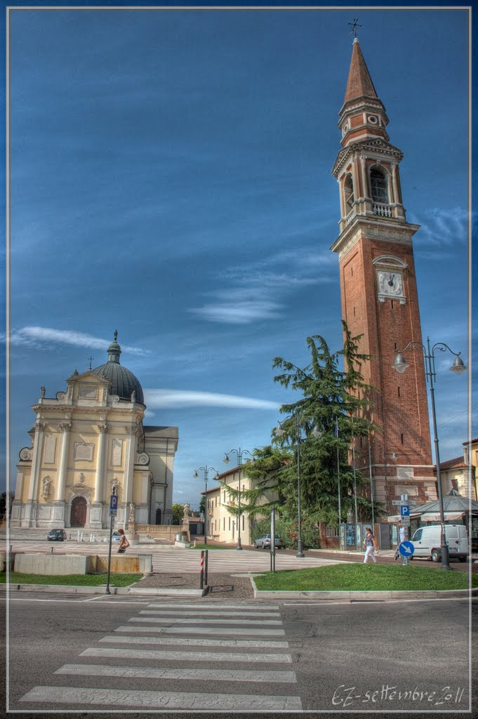 Sight of Sandrigo's main square by enzolin